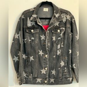 I’m Seeing stars ✨✨
Super cute distressed Jean Jacket for the 4th of July! ✨✨